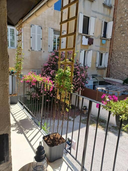 Paisible Appart Sur Cour, Parking, Perier